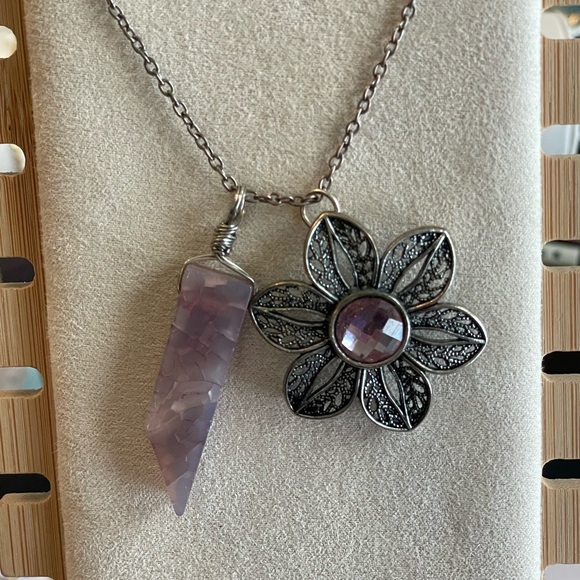 Handmade Natural Purple Agate Crystal Point & Floral Medallion Pendant Necklace - Picture 1 of 9